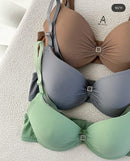 💎 Pack of 2 Luxury Ribbed Push-Up Bras – With Glam Charm 💎